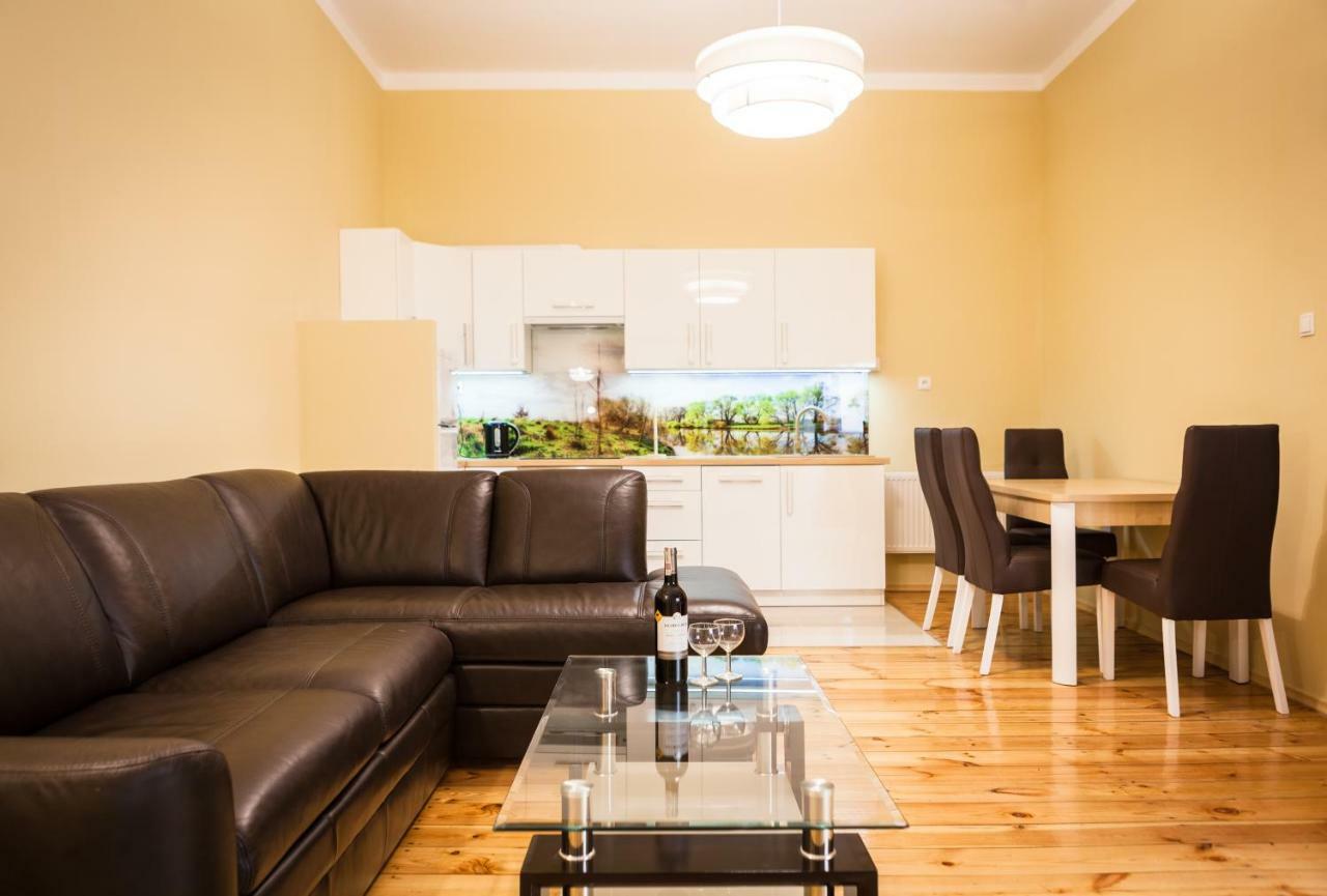 Czar Garbar Apartment Poznan Exterior photo
